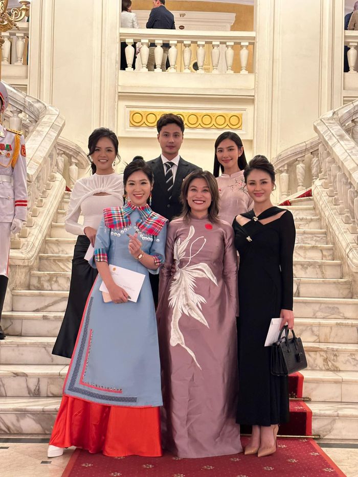 Trước đó, Hoa hậu Thùy Tiên là một trong những khách mời cùng nhiều người nổi tiếng tham dự Lễ kỷ niệm lần thứ 78 Quốc khánh nước Cộng hòa Xã hội Chủ nghĩa Việt Nam tại Hà Nội.
