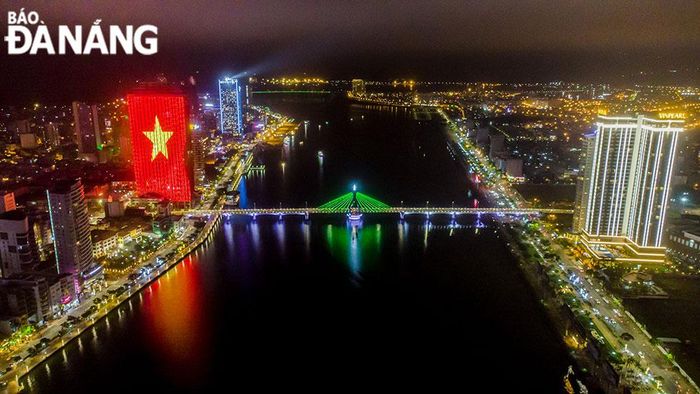 Dòng sông Hàn về đêm.
