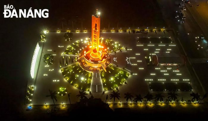 Đài Tưởng niệm thành phố - công trình thể hiện truyền thống tốt đẹp uống nước nhớ nguồn, tri ân các anh hùng liệt sĩ của dân tộc ta.