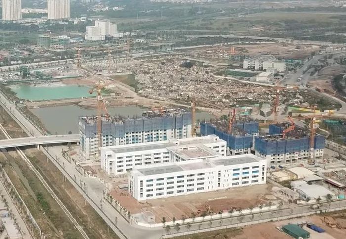 Nhiều dự án BĐS bị đình trệ do gặp khó khăn về nguồn vốn.