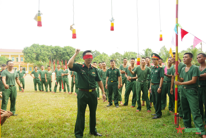 Sư đoàn 968 tổ chức hoạt động vui chơi cho bộ đội trong ngày Lễ.