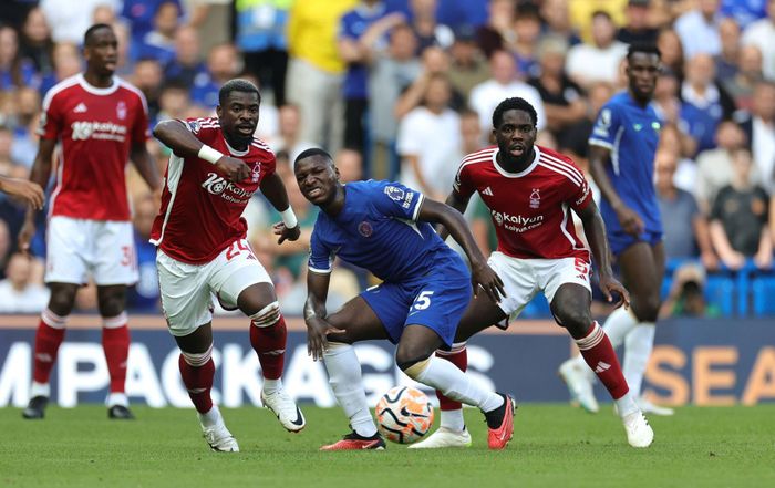 Cầu thủ đắt giá nhất lịch sử Premier League tiếp tục mắc lỗi