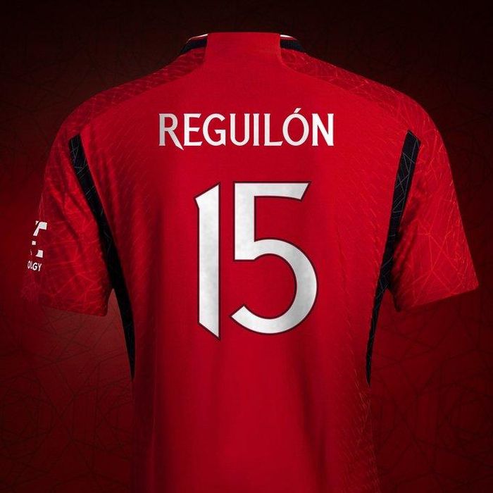 Số áo 15 thuộc về hậu vệ Sergio Reguilon.