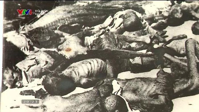 Ảnh về nạn đói năm Ất Dậu 1945