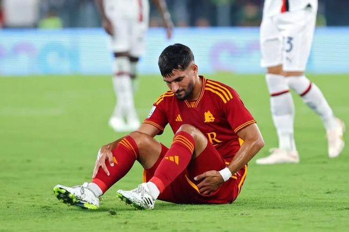 Aouar là ca chấn thương thứ 3 của Roma chỉ sau 3 trận đầu mùa