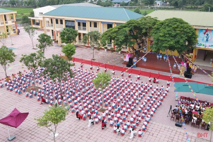 Sự đồng hành của thầy cô giáo và các bậc phụ huynh tạo động lực để các em tiếp tục giành nhiều thành tích trong năm học mới.