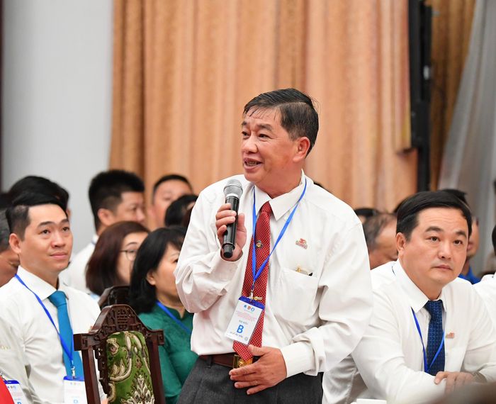 Ông Võ Tấn Thông chia sẻ cảm xúc. Ảnh: VIỆT DŨNG