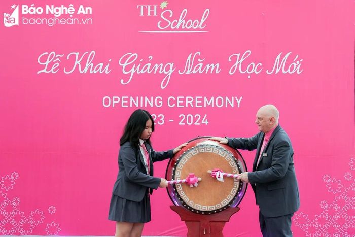 Tiếng trống khai trường đón chào năm học mới tại hệ thống TH School. Ảnh: TH
