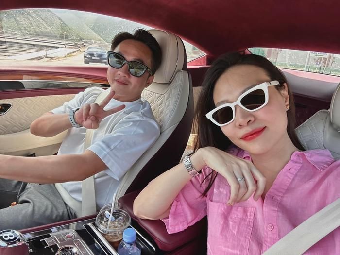 Sau khi hạ sinh quý tử, bà xã "đại gia phố núi" thường tiết lộ cuộc sống làm phu nhân nhà hào môn và mẹ bỉm khiến nhiều người ngưỡng mộ.