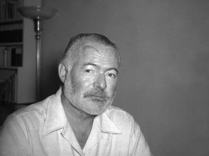 Ernest Hemingway tại nhà ở San Francisco de Paula, gần Havana, Cuba