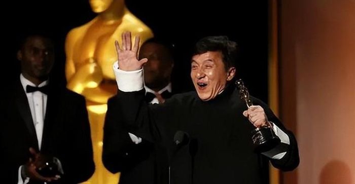 Thành Long nhận giải Oscar danh dự ở tuổi 62