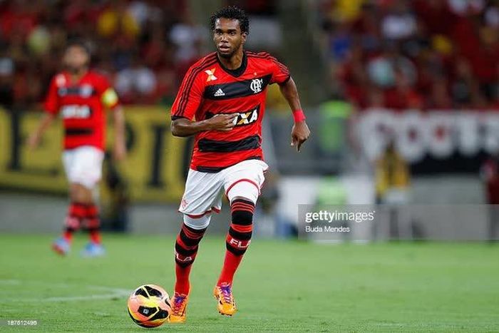 Luiz Antonio hoàn tất cuộc kiểm tra y tế tại Đông Á Thanh Hóa sáng 6/9.Ảnh: Getty