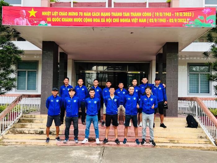  FC Đài PTTH tỉnh Sóc Trăng cũng làm lễ xuất quân tham dự VCK Press Cup 2023 tại Hà Nội.
