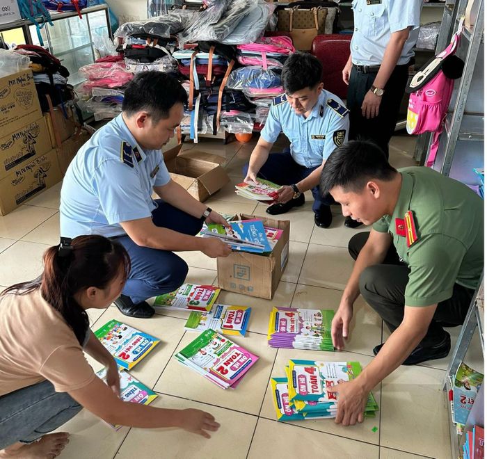 Nghệ An siết chặt quản lý thị trường sách giáo khoa. 