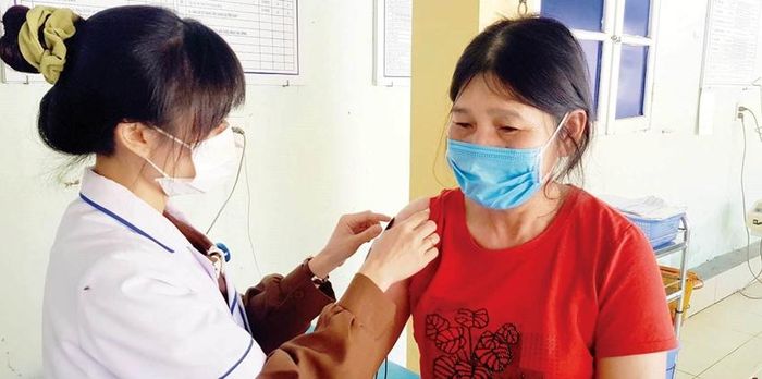 Bệnh nhân khám chữa bệnh BHYT tại Trung tâm Y tế Phú Vang