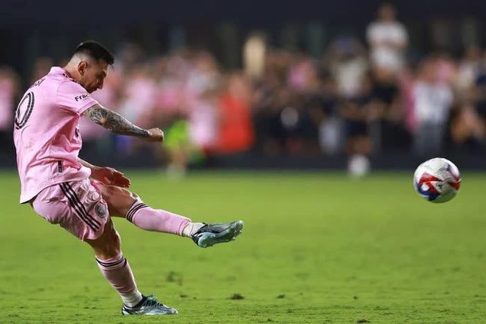 Messi liên tục có bàn thắng từ các tình huống đá phạt trực tiếp