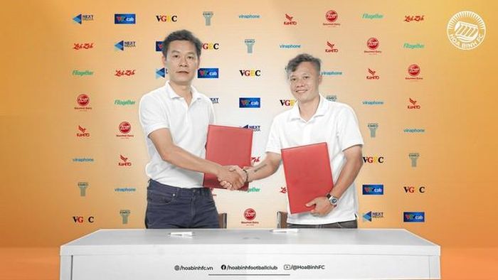 Thành Lương chính thức trở thành HLV của CLB Hòa Bình (Ảnh: CLB Hòa Bình)