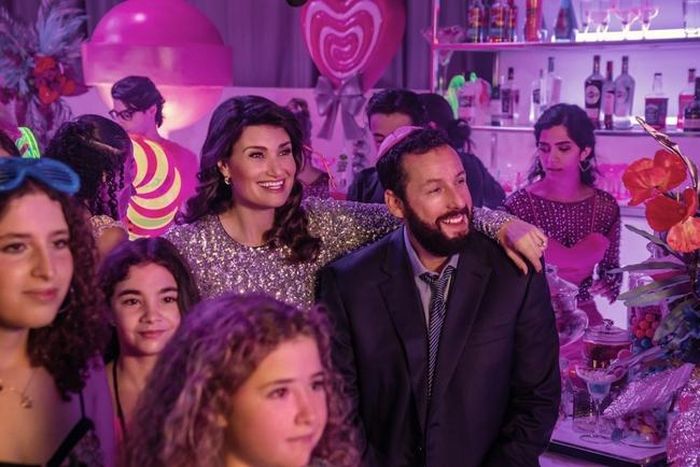 Một cảnh trong phim "You Are So Not Invited to My Bat Mitzvah" trên Netflix