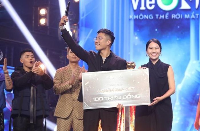 24K. Right là Á quân của chương trình năm nay