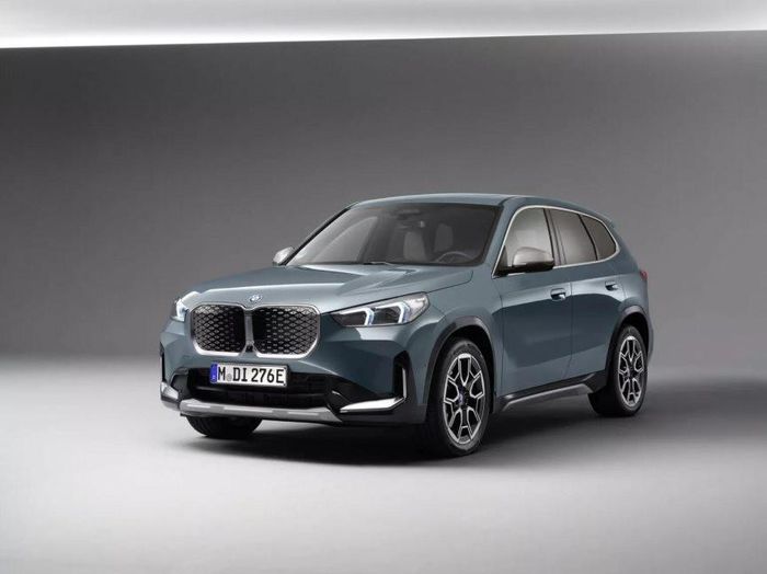 iX1 eDrive20 là SUV điện giá rẻ nhất của BMW.