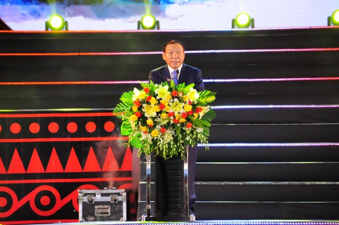 Bộ trưởng Bộ văn hóa Thể thao và Du lịch Nguyễn Văn Hùng