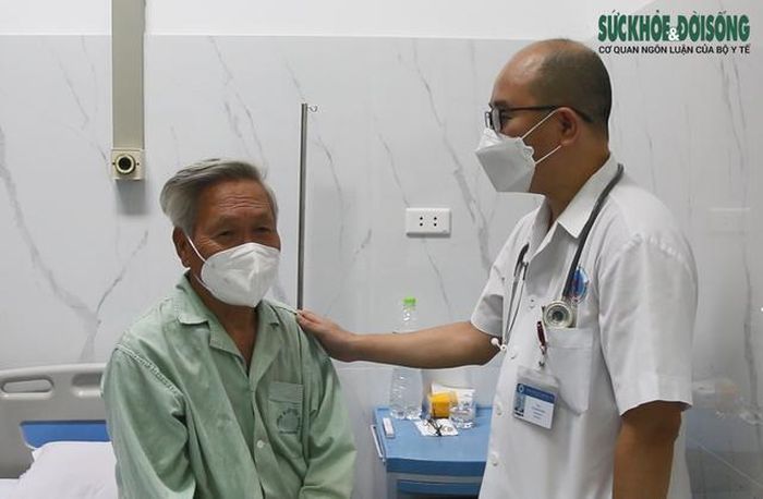 Người cao tuổi khi mắc sốt xuất huyết cần được theo dõi sát sao để phòng ngừa các nguy cơ biến chứng.