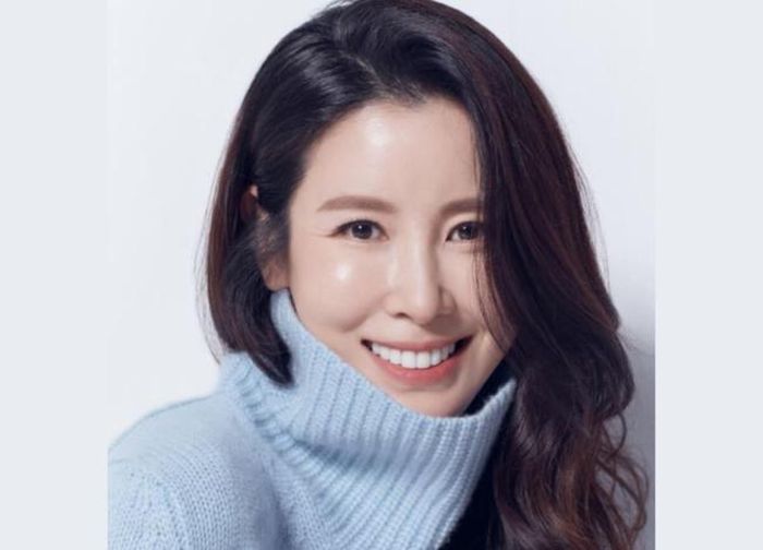 Nhan sắc đáng ngưỡng mộ của "chị hai Seol Chil" ở độ tuổi U50