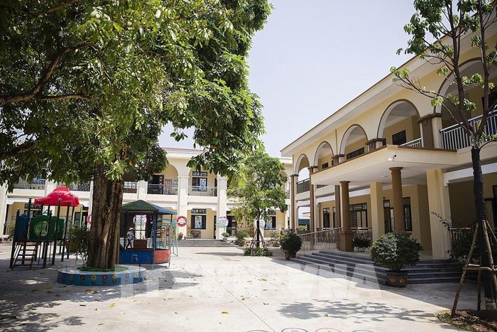 Trong ảnh: Xã Yên Trị đầu tư trên 10 tỷ đồng xây mới trường học, cải tạo, nâng cấp và mua trang thiết bị phục vụ dạy và học. Đến nay, các trường học trên địa bàn xã đều được công nhận đạt chuẩn quốc gia. Ảnh: Trọng Đat-TTXVN 