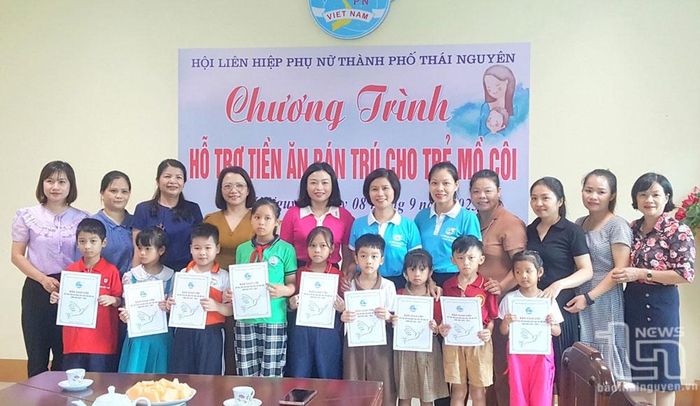 Công ty TNHH Green Food Thái Nguyên hỗ trợ tiền ăn bán trú cho 10 trẻ em mồ côi trên địa bàn TP. Thái Nguyên.