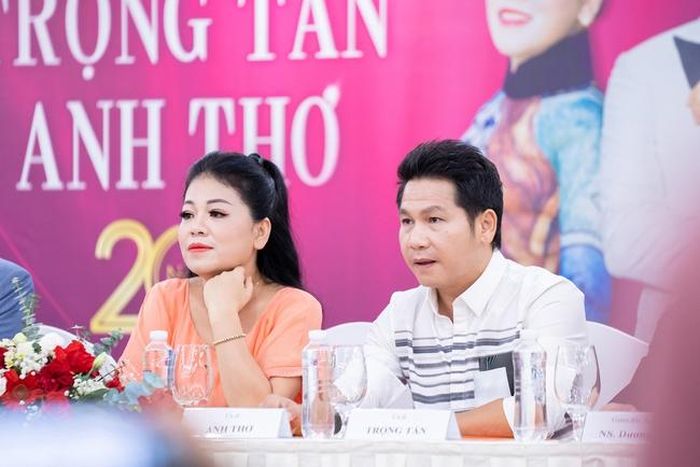 Anh Thơ và Trọng Tấn họp báo về tour diễn hôm 8/9. Ảnh: BTC