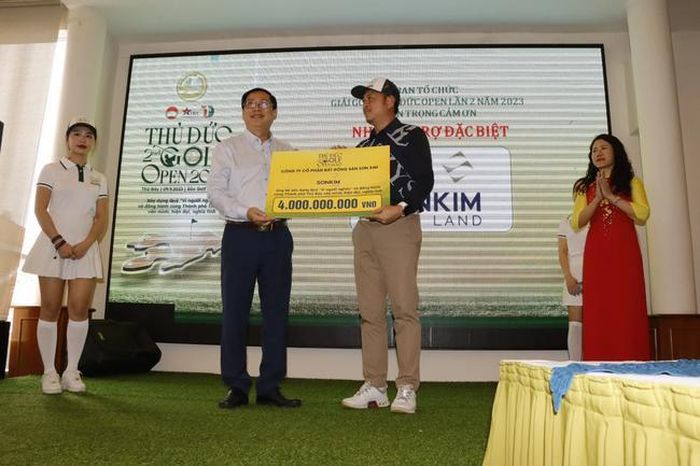 Hơn 35 tỷ đồng gây Quỹ giúp đồng bào khó khăn được thu về từ giải đấu lần thứ 2 này. Ảnh: TP