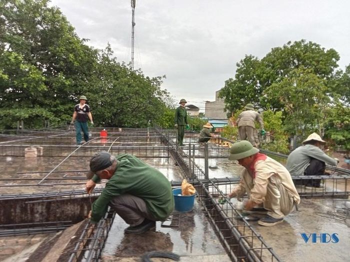 Có những người thợ sắt đã gắn bó cả đời mình với nghề.