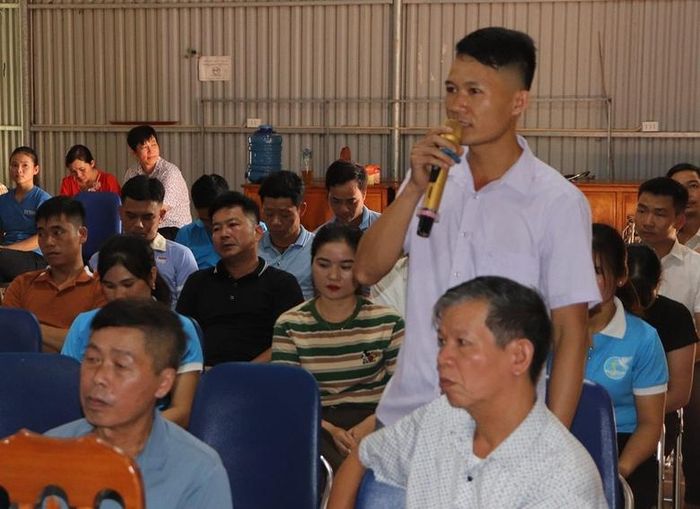  Đại biểu phát biểu tại hội nghị. (ảnh: Hội Liên hiệp Phụ nữ xã Kim Sơn) 