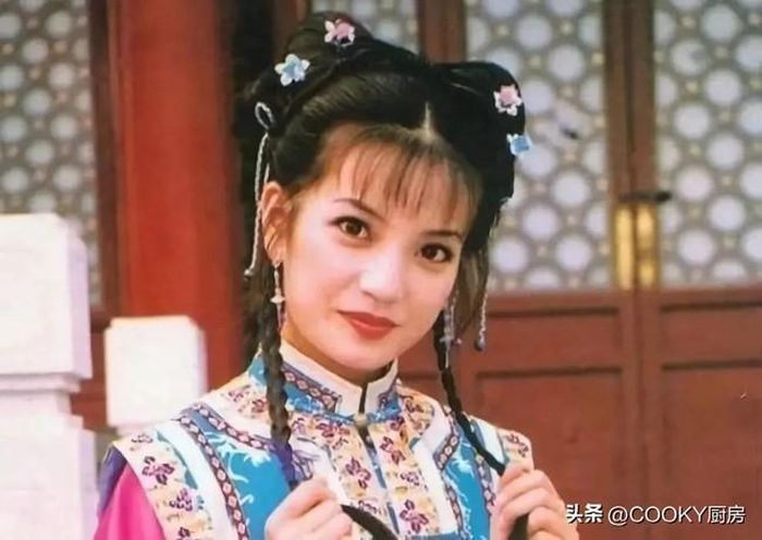 tTriệu Vy - Tiểu Yến Tử trong "Hoàn Châu cách cách"