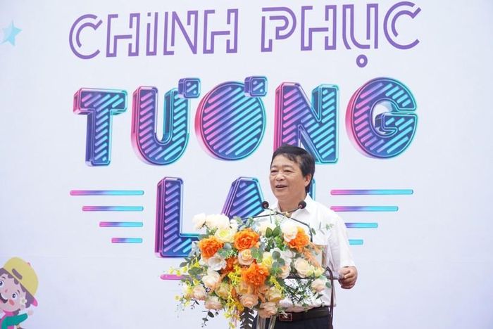 Ông Võ Văn Mai - Phó Giám đốc Sở GD&amp;ĐT Nghệ An phát biểu tại lễ phát động. Ảnh: Hồ Lài.