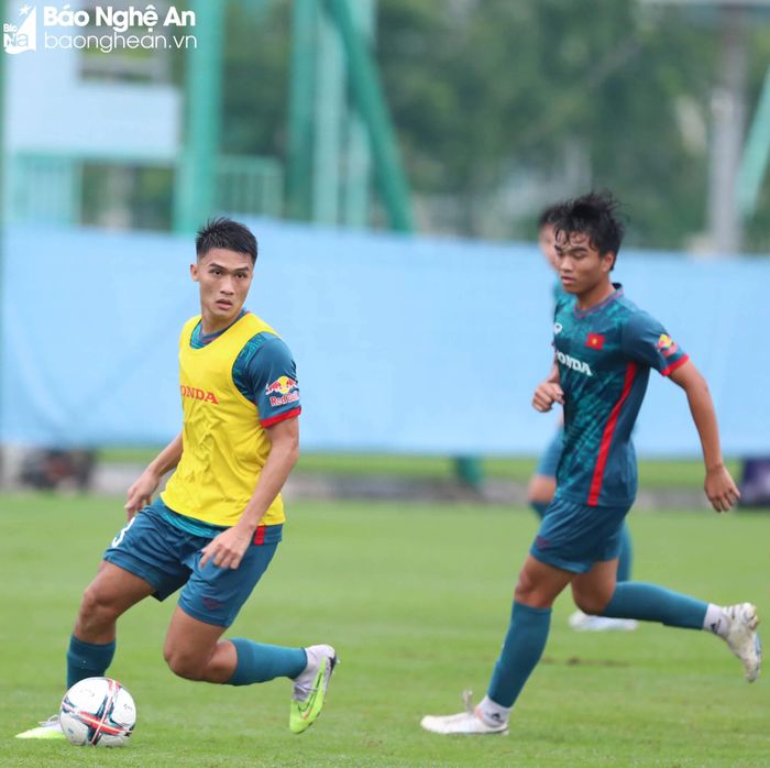  Ở Asiad 19, VFF không đặt ra chỉ tiêu với tuyển Olympic Việt Nam, bởi mục đích chính là giúp các cầu thủ trẻ có được trải nghiệm ở sân chơi đẳng cấp của châu lục, từ đó trưởng thành hơn để sớm khoác áo Đội tuyển Quốc gia. Ảnh: Hải Hoàng 