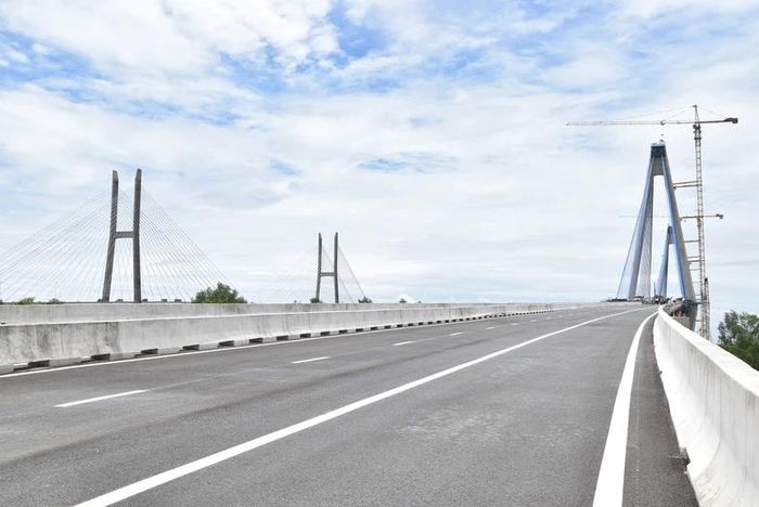 Cầu Mỹ Thuận 2 đang thi công những công đoạn cuối