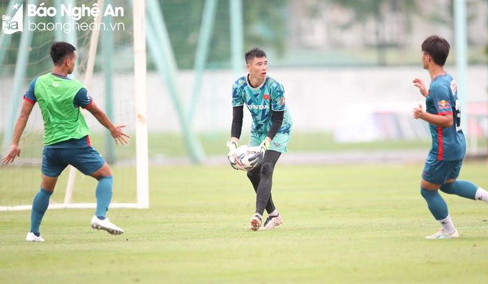 Thầy trò huấn luyện viên Hoàng Anh Tuấn có quỹ thời gian rất hạn chế để chuẩn bị cho ASIAD 19. Ảnh: Hải Hoàng