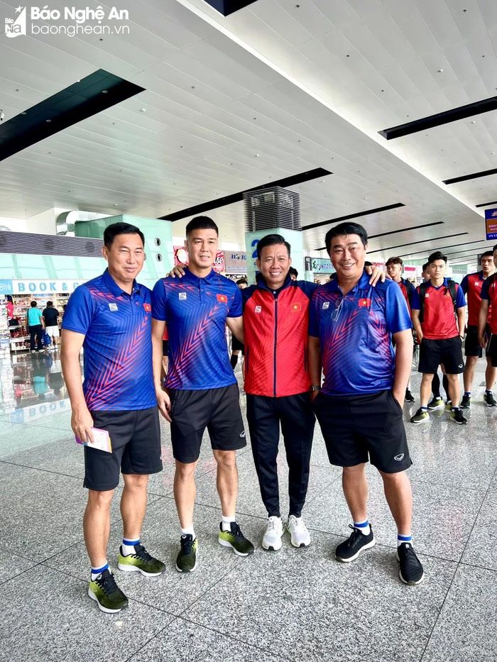 Ban huấn luyện Đội tuyển Olympic Việt Nam. Ảnh: Hải Hoàng