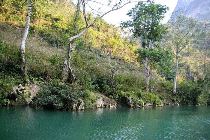 Không gian trong lành, êm đềm ở suối Bản Án.