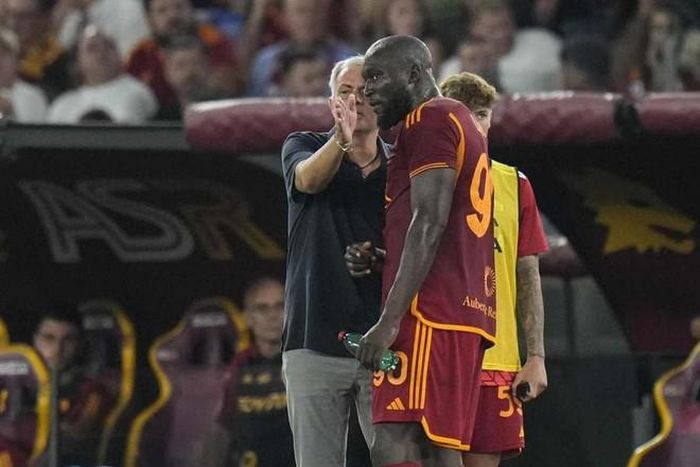 HLV Mourinho và Lukaku