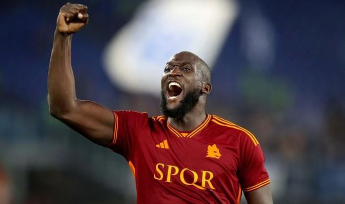Lukaku ghi bàn đầu tiên cho Roma