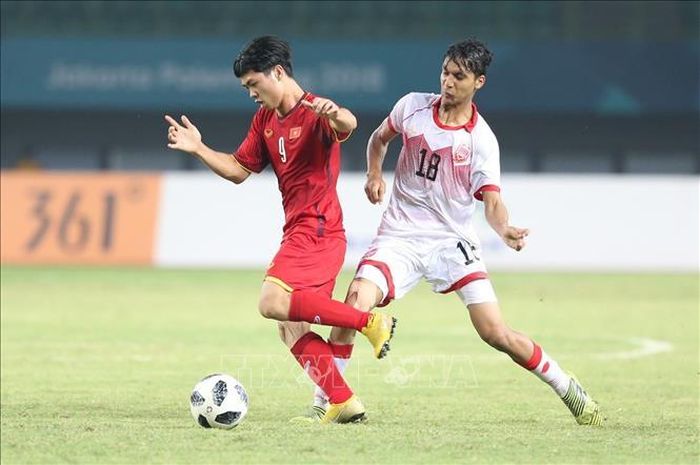 Công Phượng tỏa sáng với bàn thắng vào lưới Olympic Bahrain - Ảnh: TTXVN