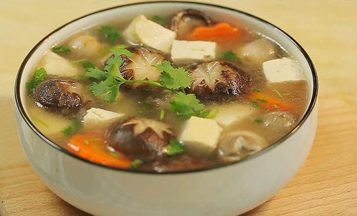 Canh nấm chay hạt sen
