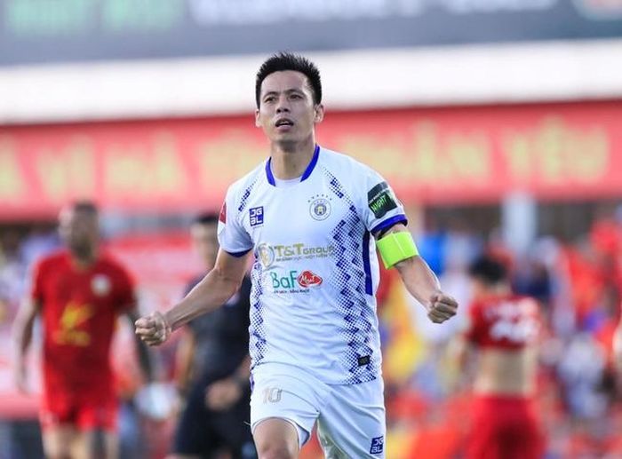 Văn Quyết thể hiện quyết tâm cao độ trước khi bước vào giải AFC Champions League (Ảnh: Hoàng Linh)