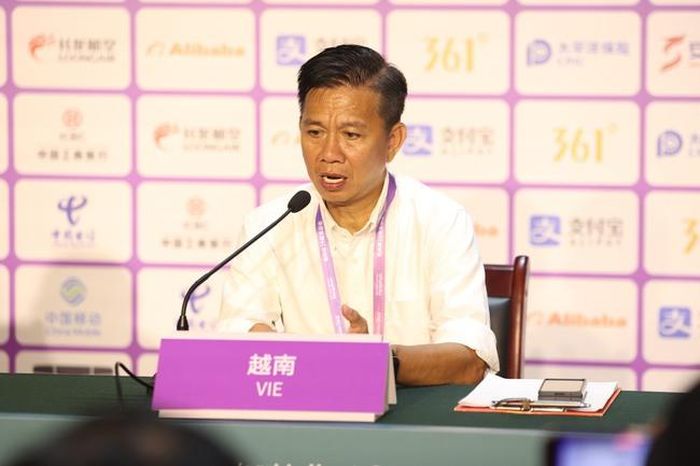 HLV Hoàng Anh Tuấn tự tin có thể "chính danh" đi tiếp (Ảnh: Hoàng Linh)