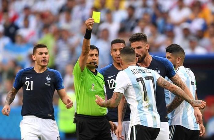 Alireza Faghani từng bắt trận đấu giữa ĐT Pháp vs Argentina tại World Cup 2018