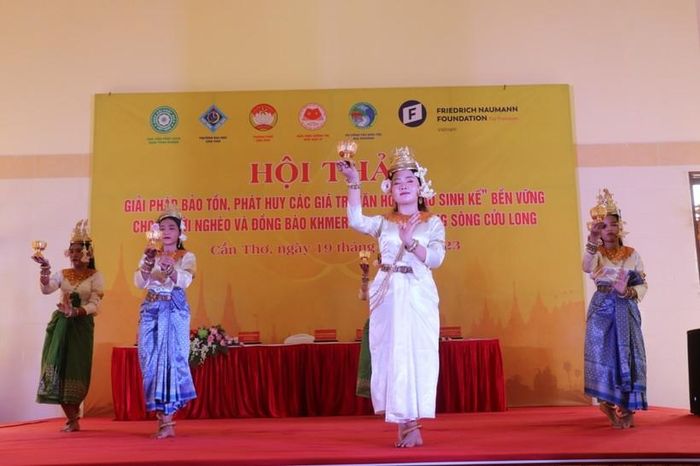 Tạo sinh kế cho đồng bào Khmer phải dựa trên việc giữ gìn và phát huy các giá trị văn hóa truyền thống dân tộc