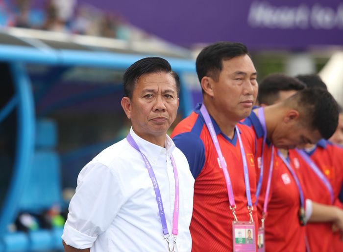 HLV Hoàng Anh Tuấn muốn Olympic Việt Nam đi tiếp một cách đàng hoàng, chính danh