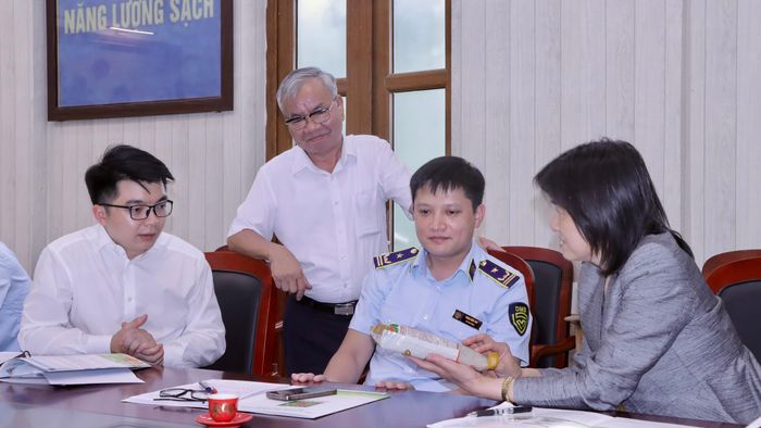 Đoàn công tác Tổng cục Quản lý Giám sát thị trường Nhà nước Trung Quốc đã có chuyến thăm và làm việc trực tiếp tại 02 doanh nghiệp Việt Nam trên địa bàn huyện Hoài Đức, Hà Nội